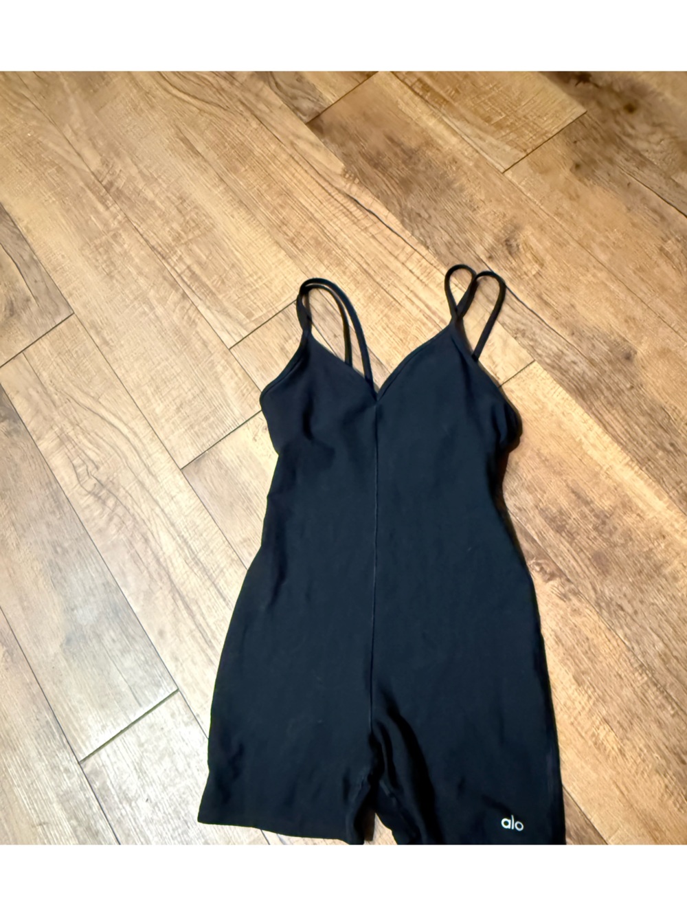 ALO Yoga suns out black short onesie - Picture 2 of 4